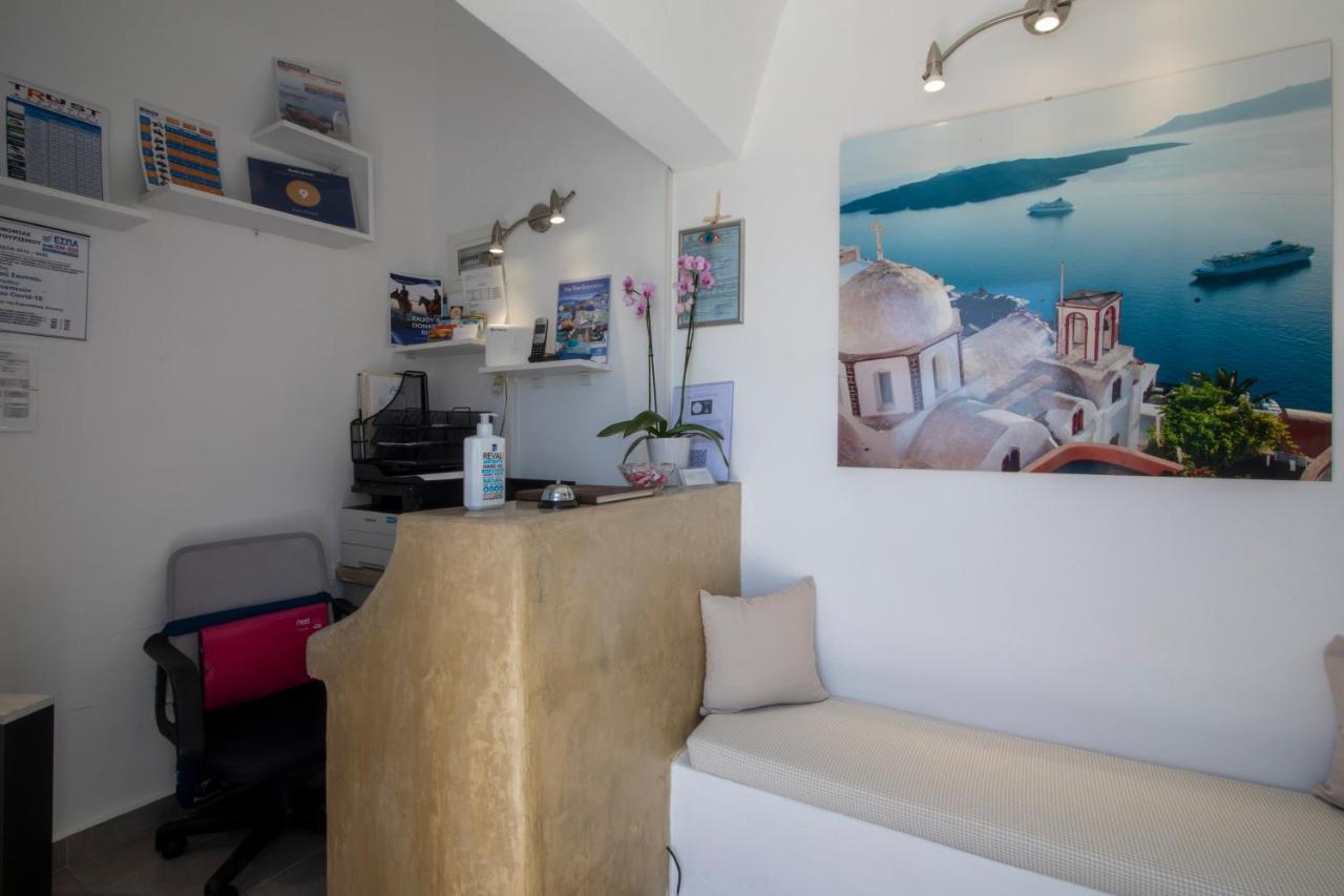 Evas House Hotel Fira  Bagian luar foto