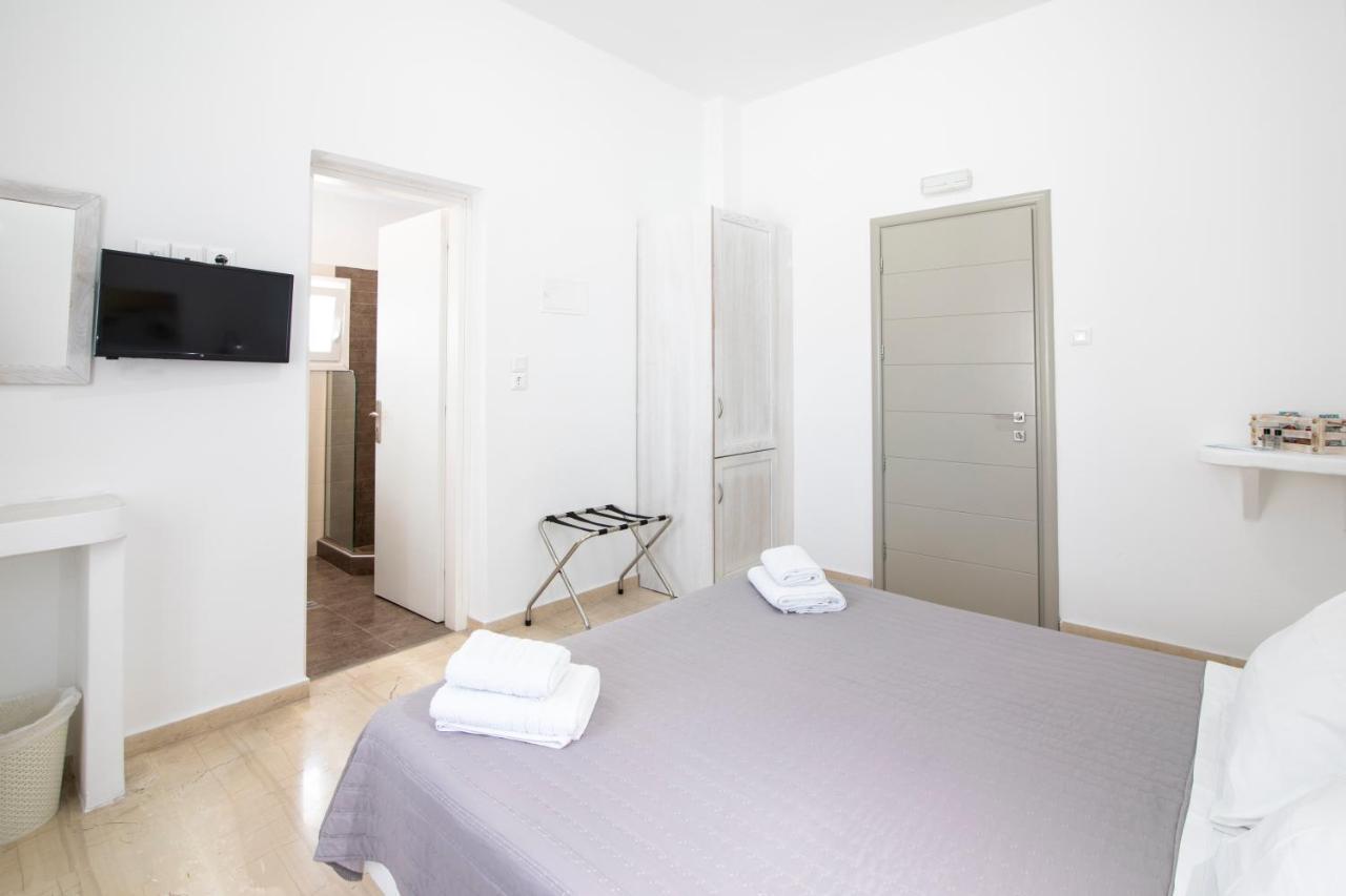Evas House Hotel Fira  Bagian luar foto