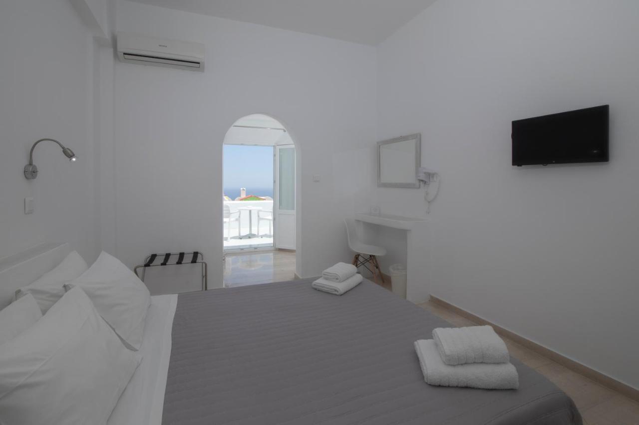 Evas House Hotel Fira  Bagian luar foto