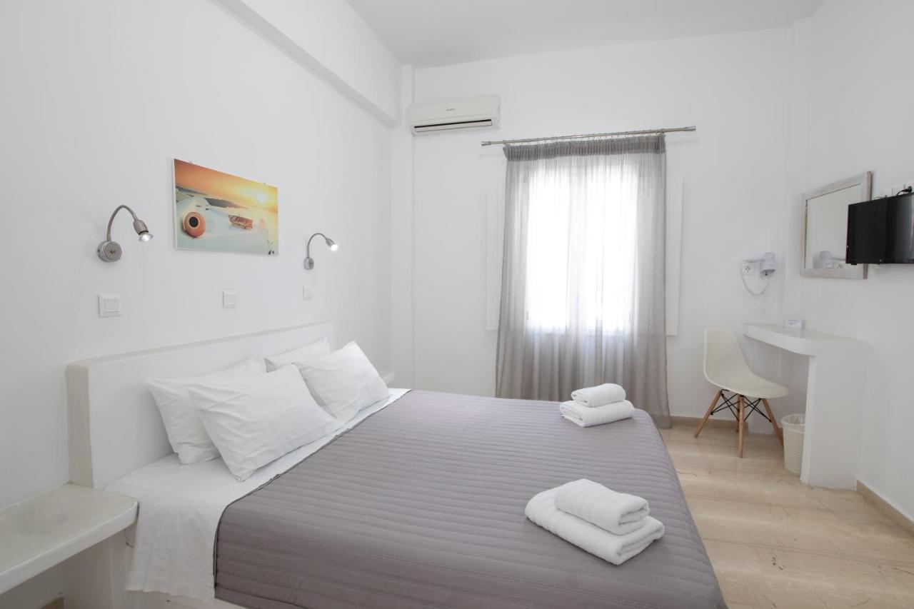 Evas House Hotel Fira  Bagian luar foto