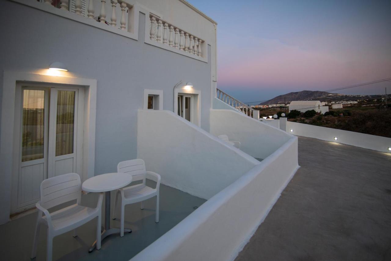 Evas House Hotel Fira  Bagian luar foto